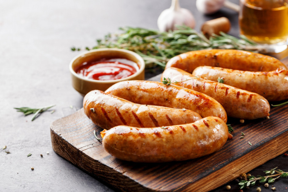 Kobieta uciekła z kwarantanny, bo podano jej kiełbasę, fot. shutterstock Kobieta uciekła z kwarantanny, bo podano jej kiełbasę