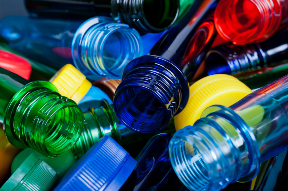 Podatek od plastiku? ZPP krytycznie ocenia pomysł nowej daniny, fot. shutterstock Podatek od plastiku? Zdaniem ZPP to wysoce nieodpowiedni moment