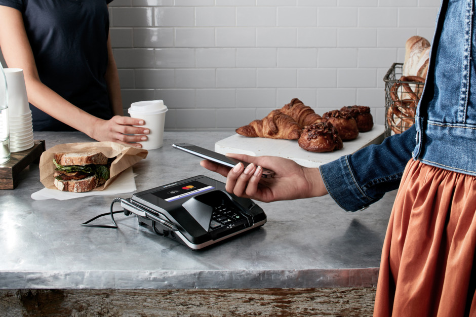 Koronawirus przysłużył się płatnościom bezgotówkowym, fot. mat. pras. Mastercard: Koronawirus "zachęcił" Polaków do płatności zbliżeniowych