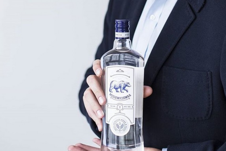 "Misiewiczówka" to naturalna wódka stuprocentowo pszeniczna, fot. za Instagram Bartłomiej Misiewicz został producentem wódki