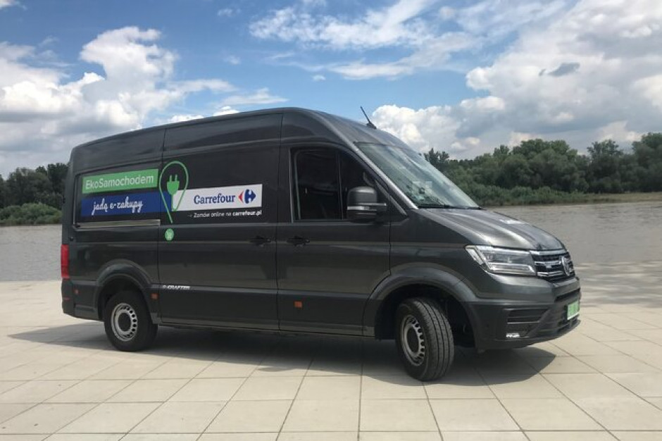 Carrefour sprawdza, jakie korzyści przynosi realizacja dostaw zamówień spożywczych e-autami, fot. mat. pras. E-samochody zasilą flotę sieci Carrefour
