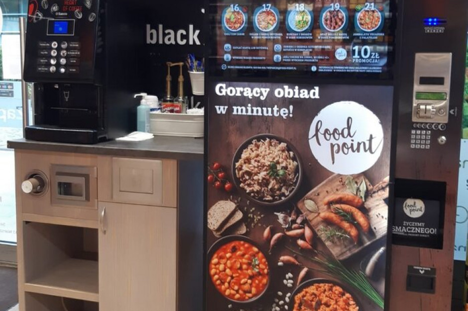 Food Point w sklepie Carrefour, fot. materiały prasowe Automaty vendingowe z podgrzewanymi daniami w 8 sklepach Carrefour Express