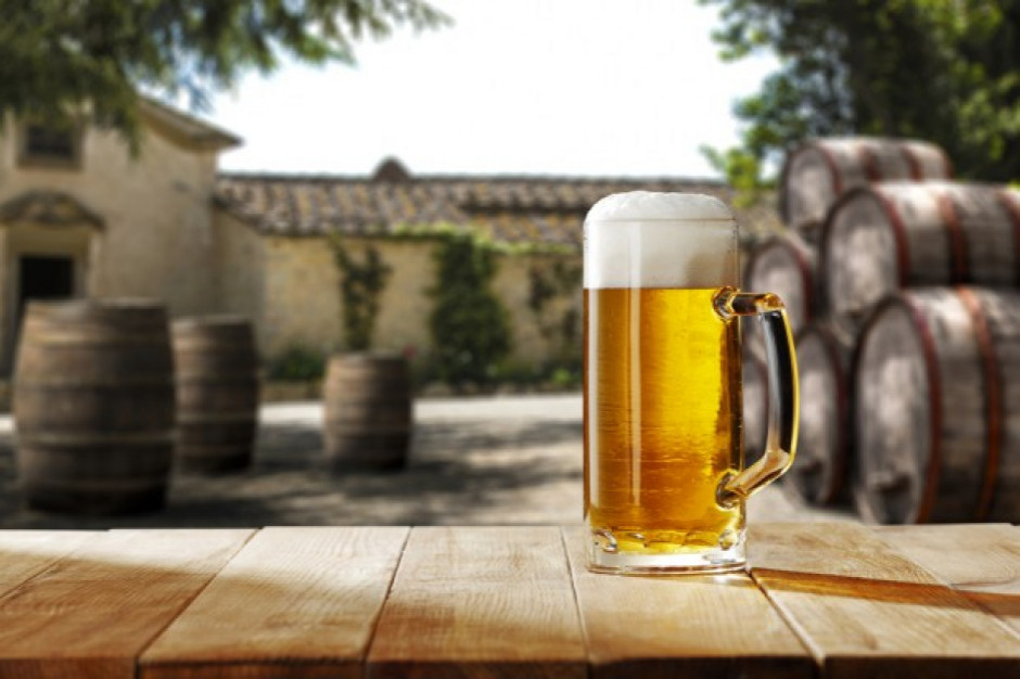fot. shutterstock Sezon letni z droższym piwem. Polacy zapłacą średnio o 14 groszy więcej niż rok temu