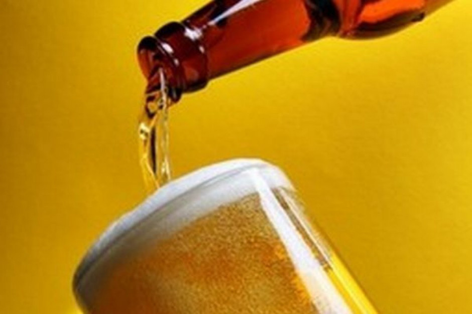 Statystyczny Polak wypił w ub. r. mniej piwa, ale więcej wina i napojów spirytusowych