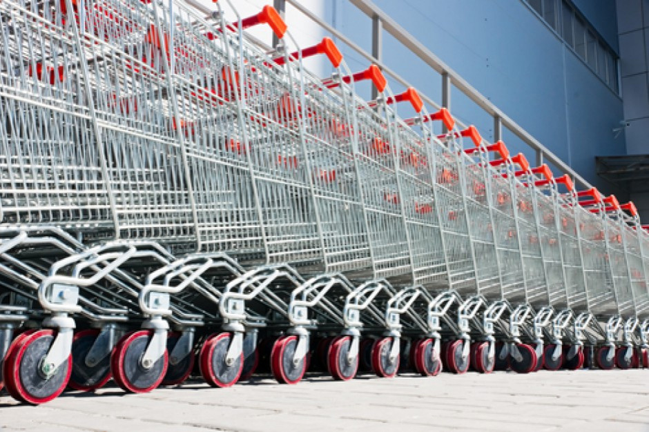 W tym roku o zamknięciach sklepów poinformowały m.in. sieci Tesco i Auchan. Fot. Shutterstock 2020 rokiem rollup-u w handlu. Zwolnienia i zamknięcia sklepów w największych sieciach