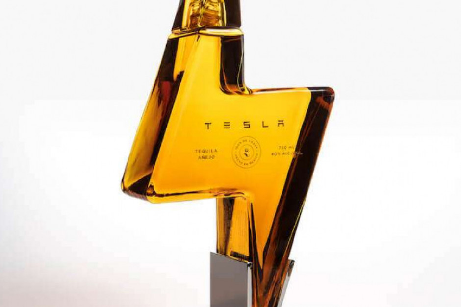 Tesla ma tequillę w butelce w kształcie błyskawicy