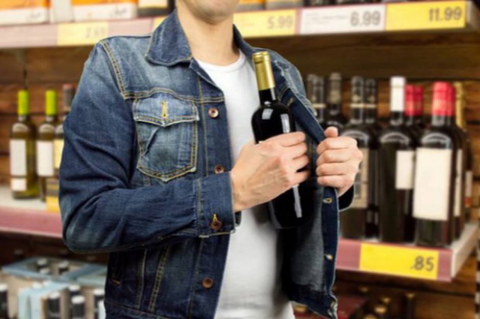 fot. shutterstock W sklepach notuje się o blisko 30% więcej kradzieży niż rok temu