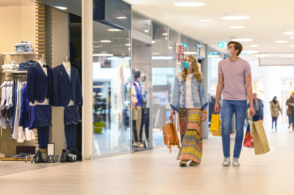 Klienci potrzebują poczucia bezpieczeństwa i więcej czasu na zakupy, fot. Shutterstock ZPPHiU: Zakupy w centrach handlowych nadal niewielkie
