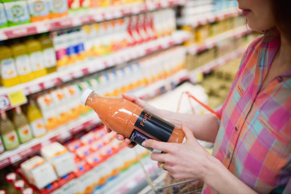 Według Credit Agricole, w kategorii słodzonych napojów gazowanych może nastąpić załamanie popytu. Fot. Shutterstock Credit Agricole: Producenci napojów będą próbować przerzucić na handel koszt podatku cukrowego