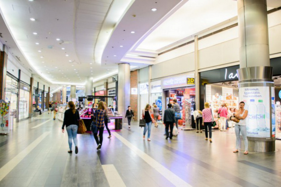 Rok 2020 pod znakiem walki o przetrwanie centrów handlowych, fot. Shutterstock CBRE: Centra convenience wykazały „covidoodporność”