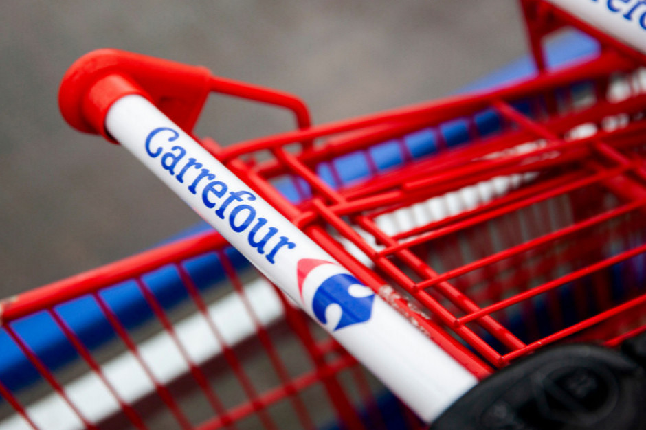 Rozmowy w sprawie przejęcia Carrefoura są na wstępnym etapie. Fot. Shutterstock Właściciel stacji paliw Circle K rozmawia o przejęciu Carrefoura