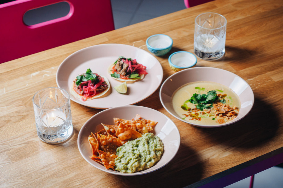 20 tys. przedsiębiorców gastronomicznych wykluczonych i pominiętych w tarczach pomocowych wznowiło działalność, fot. shutterstock Nawet 20 tys. lokali gastronomicznych wznowiło działalność po 18 stycznia