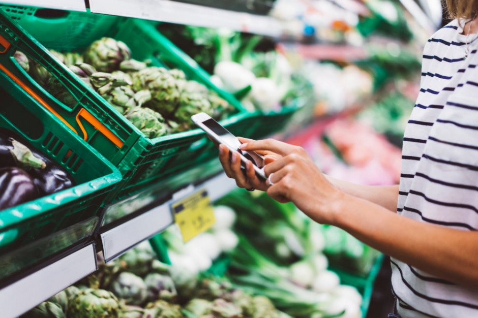 Czy format dyskontowy wreszcie wprowadzi szerokie rozwiązania e-commerce? Będzie to zależało od penetracji online na danym rynku. Fot. Shutterstock Główne strategie dyskontów w 2021: Niskie ceny i nacisk na sklepy fizyczne