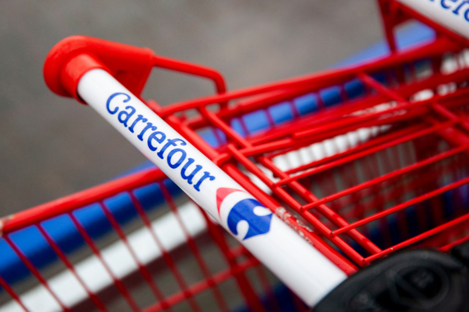 Carrefour ma ambitny plan przejęcia, fot. shutterstock Carrefour rozważa przejęcie sieci sklepów ze świeżą żywnością