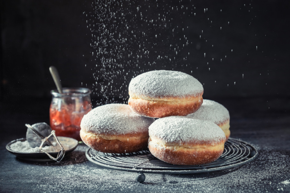 Przeterminowane zobowiązania producentów pieczywa i świeżych wyrobów ciastkarskich i ciastek, wobec dostawców i banków, wzrosły o 10 proc. Fot. Shutterstock BIG InfoMonitor: Tłusty Czwartek raczej nie pomoże branży cukierniczej