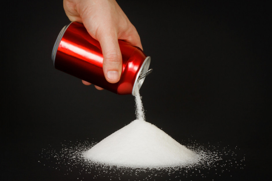 Reformulacja na szeroką skalę pozwoliła napojom i nektarom uchronić się przed wzrostem cen, fot. Shutterstock Efekt podatku cukrowego - wyższe ceny napojów i niższy wolumen sprzedaży