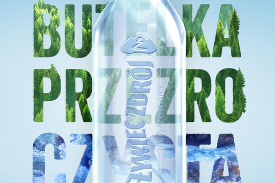 Żywiec Zdrój wprowadza ekologiczne opakowania, fot. mat. pras. Żywiec Zdrój z butelką bez etykiety i w 100% z recyklingu
