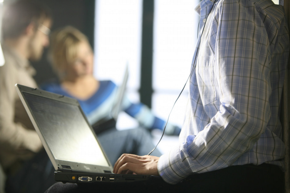 Dla 66 proc. sprzedawców sklep internetowy stanowi dodatkowe źródło dochodu, fot. Shutterstock Polski e-handel to domena mikrofirm