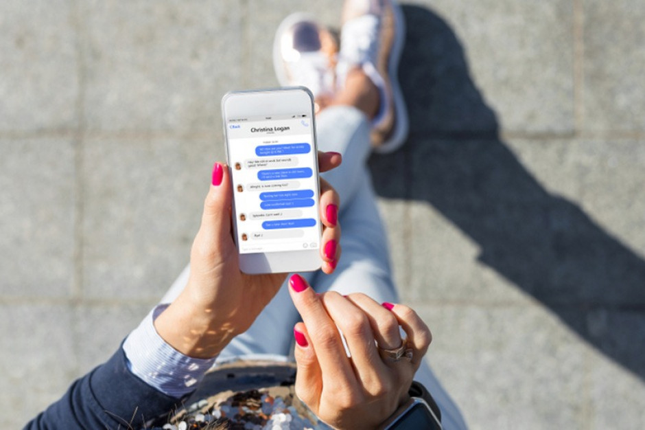Tpay oraz KODA wdrożyli nowe rozwiązanie do płatności w e-commerce. fot. materiały prasowe Tpay i KODA wprowadzają płatności BLIKIEM w Messengerze