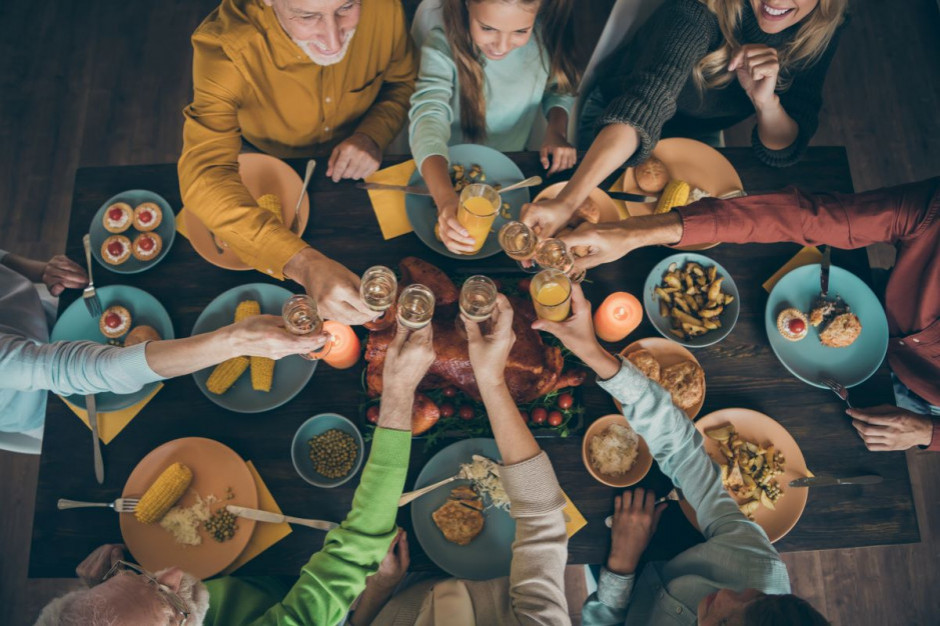 Gastronomia odmrożona w pełni, fot. Shutterstock Restauracje przyjmą gości także wewnątrz lokali, otwierają się siłownie i kluby fitness