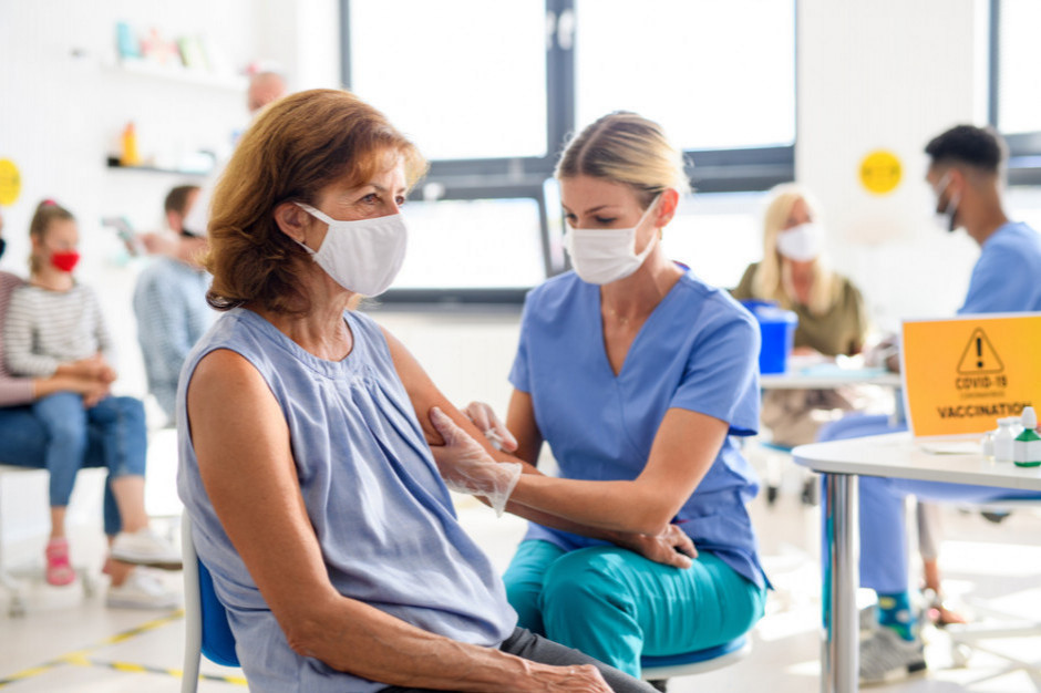 W maju ruszyła wielka akcja szczepień, fot. shutterstock RPO: Dostępu do usług nie można ograniczyć tylko do osób zaszczepionych