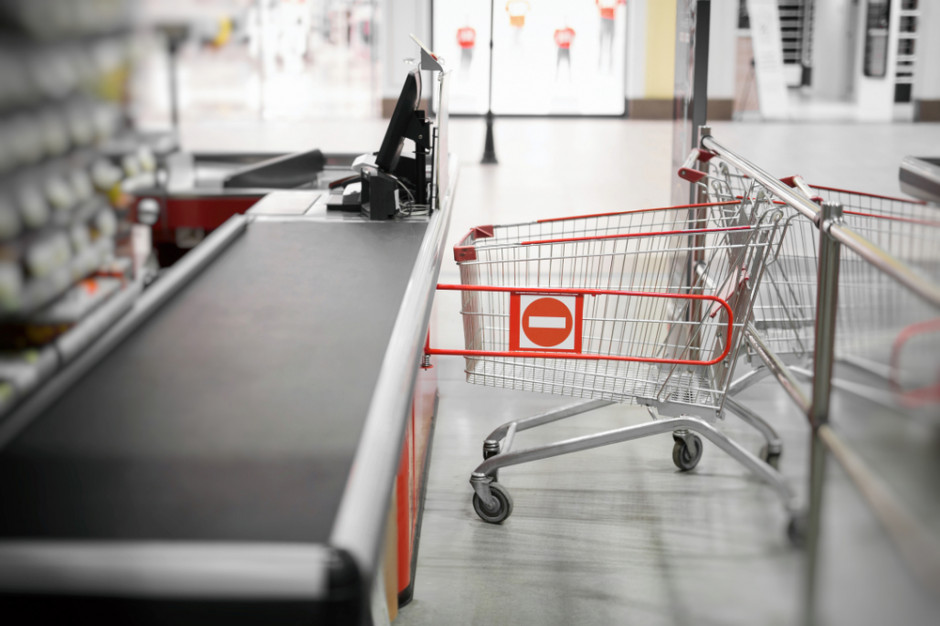 Część sklepów w Polsce jest otwarta także w niedziele; fot. shutterstock Czy zakaz handlu to martwy przepis?
