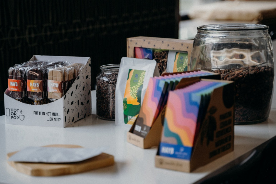 Manufaktura Czekolady Chocolate Story i palarnia kawy speciality HAYB połączyły siły, fot. mat. pras. Manufaktura Czekolady Chocolate Story i palarnia kawy HAYB ze wspólnym projektem