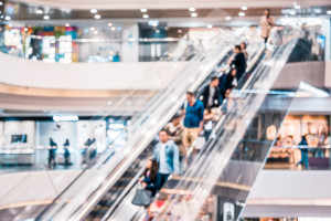 Optymizm w centrach handlowych - klienci wracają