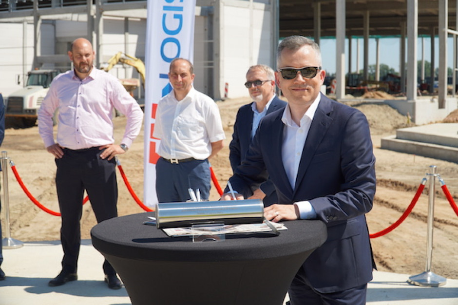 Wmurowano kamień węgielny pod budowę najnowszej platformy logistycznej firmy FM Logistic, fot. materiały prasowe FM Logistic z nowym projektem dla e-commerce