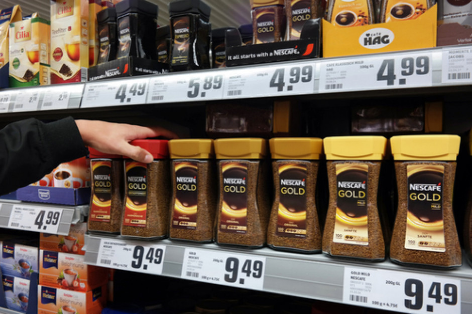 Wiele sieci handlowych postanowiło odbić sobie gorsze wynik, ceny poszły w górę; fot. shutterstock Podwyżki podstawowych produktów żywnościowych nadal będą postępowały!
