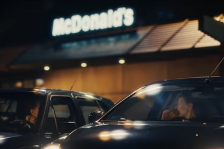 Konsumenci wskazywali, że reklama w sposób prześmiewczy pogłębia szkodliwe stereotypy dotyczące muzyki klasycznej, fot. za YouTube Reklama McDonald’s narusza zasady kodeksu etyki reklamy