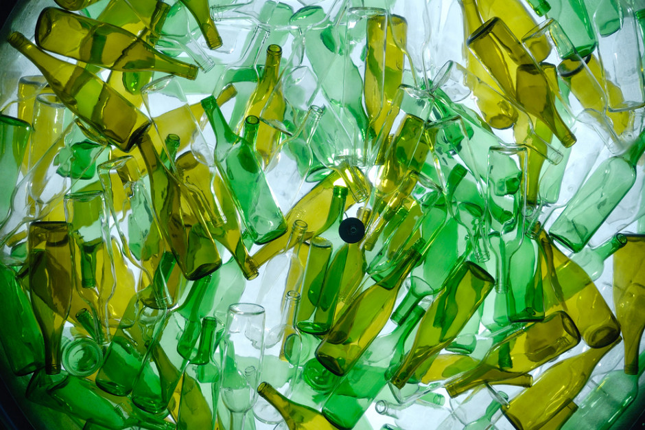 Nowy regulamin przyjmowania opakowań zwrotnych w Biedronce, fot. shutterstock Biedronka z nowym regulaminem przyjmowania opakowań zwrotnych