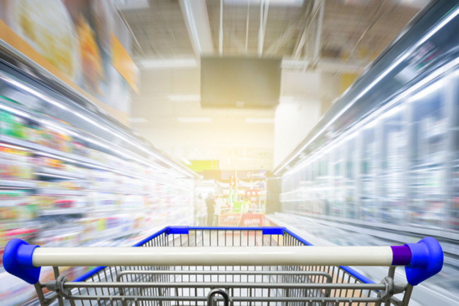 Czy Carrefour sprzeda oddział w Polsce?, fot. Shutterstock Czerwiec w handlu: polski Carrefour na sprzedaż, nowe limity w sklepach, zmiana warty w Auchan