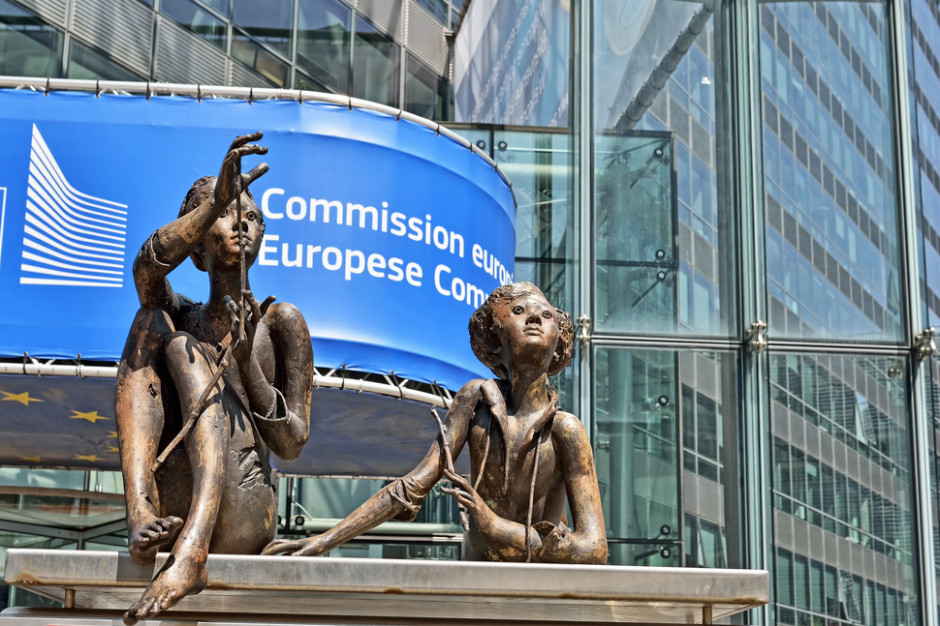 PRCH wysłała opinię o rynku branży centrów handlowych do Komisji Europejskiej, fot. shutterstock PRCH skarży się do Komisji Europejskiej