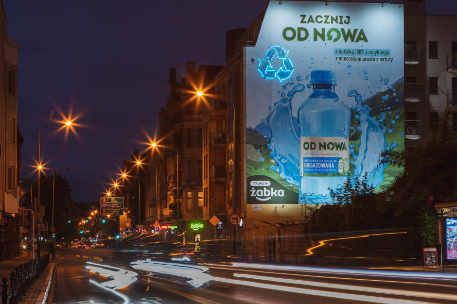 Nowy mural sieci Żabka, fot. materiały prasowe Ekologiczny mural Żabki pochłonie smog w centrum Poznania