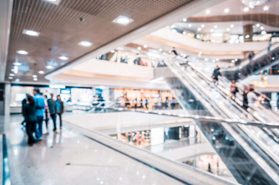 fot. w czerwcu wielu kupujących w centrach handlowych, shutterstock PRCH: czerwiec najlepszym miesiącem w centrach handlowych od początku roku