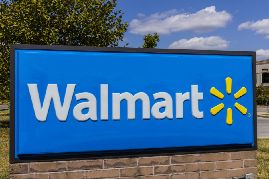 Walmart to rodzinna sieć handlowa powstała w USA; fot. shutterstock Gigantyczne odszkodowanie dla byłej pracownicy Walmartu