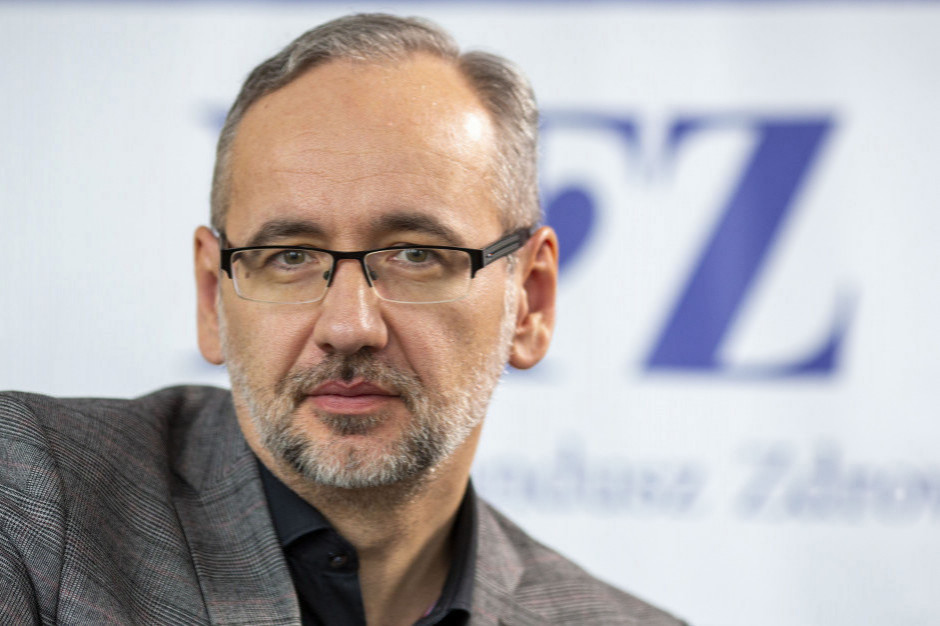 Myślimy o projekcie zakładającym, że firmy, które wykażą zaszczepionych pracowników, zwłaszcza mających kontakt z klientami, nie będą miały obostrzeń - mówi szef MZ Adam Niedzielski, fot. mat. pras. Niedzielski: Firmy, które wykażą zaszczepionych pracowników nie będą miały obostrzeń