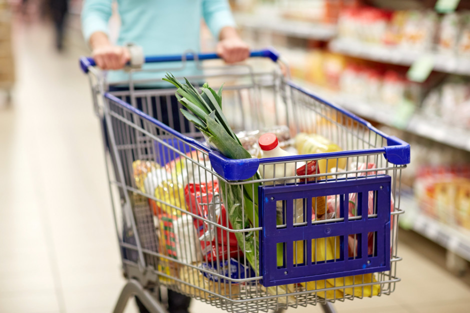 Zakaz handlu w niedziele wciąż budzi emocje, fot. Shutterstock Handel w lipcu: Uszczelnianie niedzielnego zakazu, alians Poczty z Biedronką, wyniki finansowe sieci