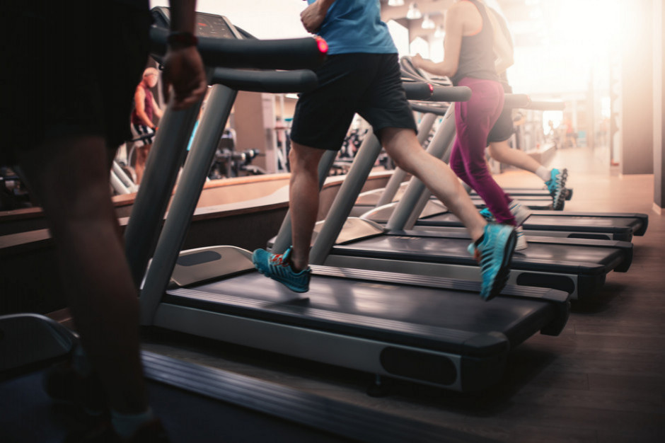 fot. fitness podnosi się z upadku, shutterstock Zadłużenie branży fitness przekroczyło 112 mln zł