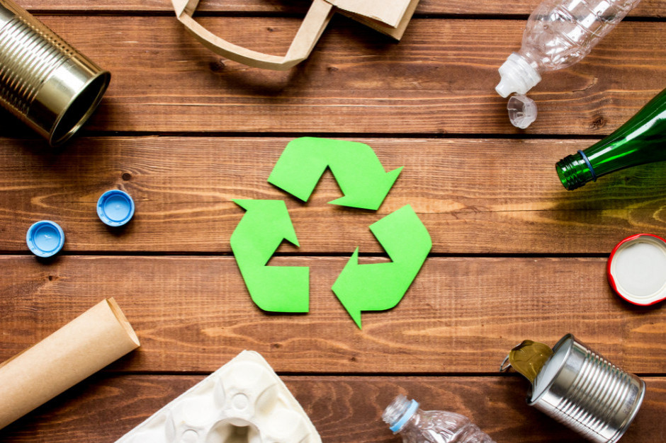 Rząd opublikował projekt nowelizacji ustawy o gospodarce odpadami z plastiku; fot. shutterstock Producenci mają płacić za recykling opakowań. Koszty przerzucą na konsumentów?