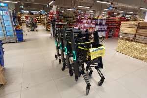 Inteligentne wózki w sklepie PSH Lewiatan w Łodzi