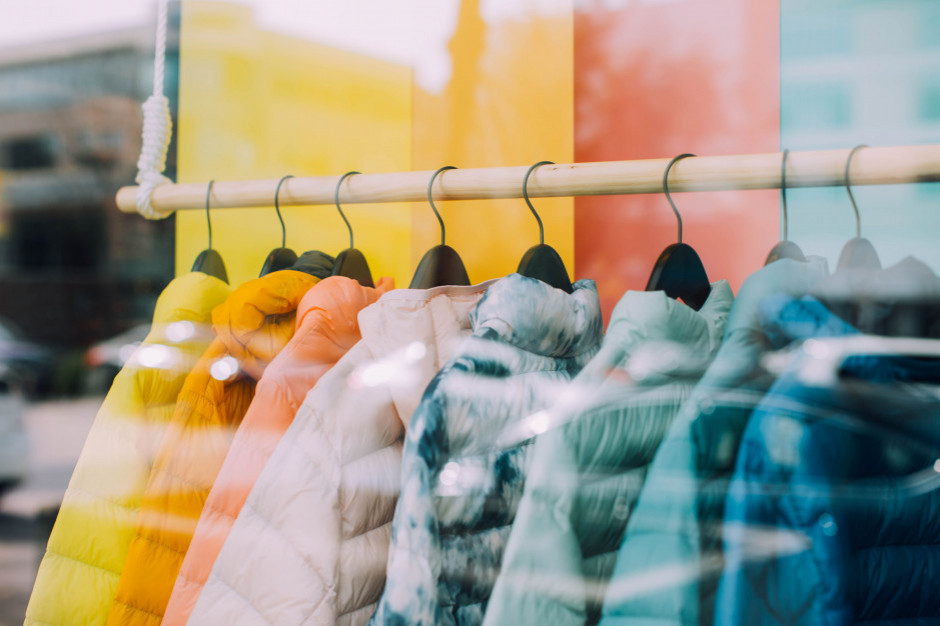 fot. ubrania, unsplash.com Prezes spółki handlującej ubraniami aresztowany. Wystawiał lewe faktury i wyłudzał VAT
