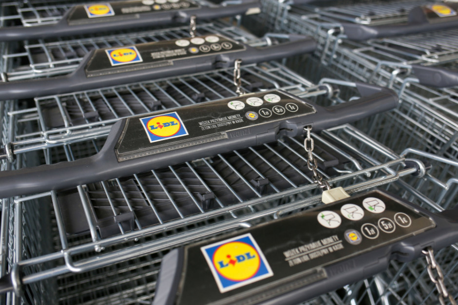 W grę wchodzi otwarcie w niedziele jedynie części placówek sieci Lidl. Fot. Shutterstock Lidl pójdzie śladem Biedronki i otworzy sklepy w niedziele?