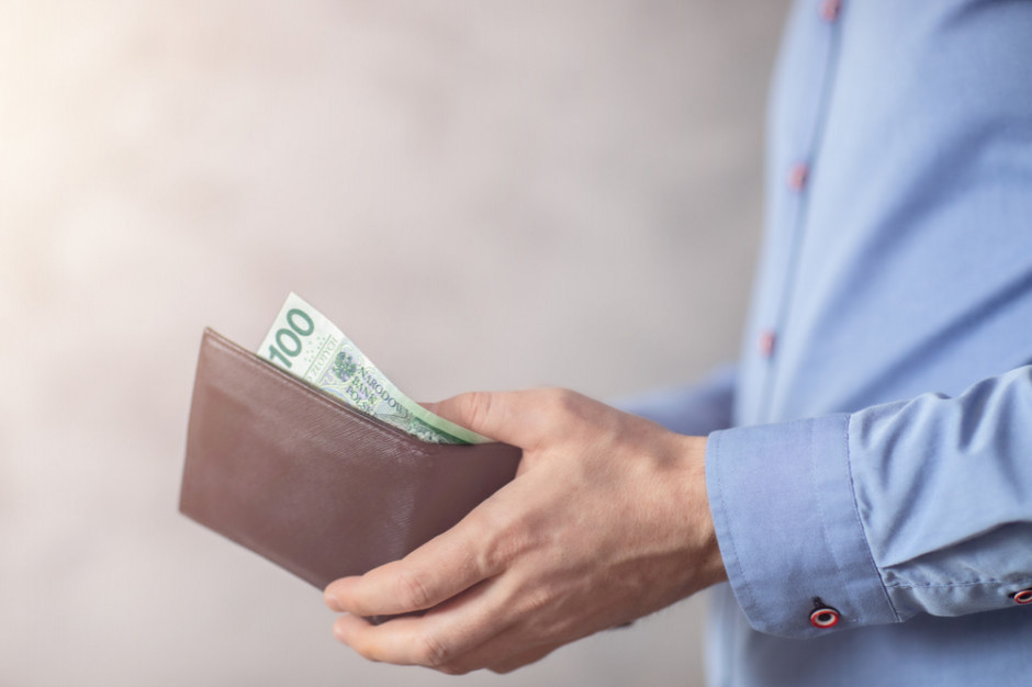 Płaca minimalna w 2022 r. powinna wynosić 3,1 tys. zł brutto, fot. Shutterstock Solidarność: płaca minimalna w 2022 r. powinna wynosić 3,1 tys. zł