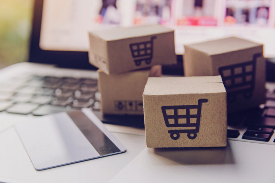 Trwa poszukiwanie osób gotowych do pracy w handlu, usługach, ochronie i w transporcie; fot. shutterstock E-commerce przejął pracowników z branży transportu