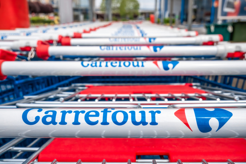 Na ceowniku Carrefour są kolejne lokalizacje po Tesco; fot. shutterstock Carrefour ze zgodą UOKiK na Tesco w Suwałkach