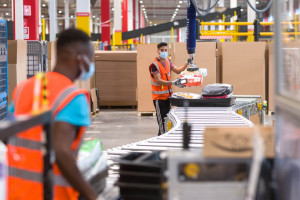 Amazon zatrudni 55 tys. pracowników