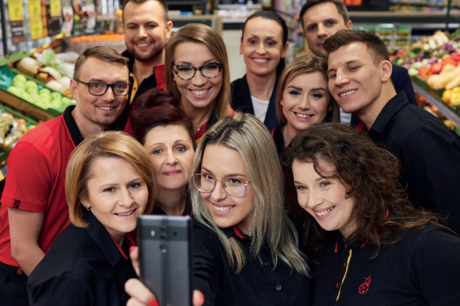Biedronka jest jednym z największych pracodawców, fot. mat. pras. W ubiegłym roku Biedronka zatrudniła ponad 17,2 tys. pracowników