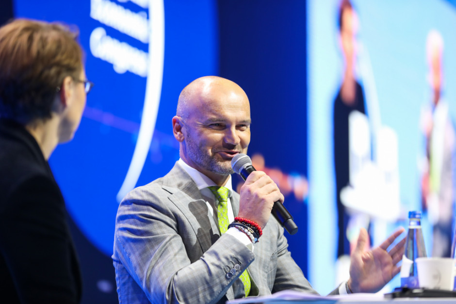 Rafał Brzoska i Edyta Kochlewska, rozmowa 1:1 podczas Europejskiego Kongresu Gospodarczego w Katowicach, fot. PTWP Brzoska na EEC2021: Rozwój e-grocery 1 z 5 elementów napędzających wzrost e-commerce